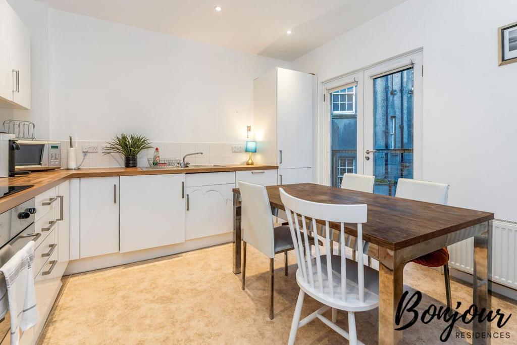 Spacious 2Br-1Ba - Grassmarket - Free Parking By Bonjour Residences Edimburgo Exterior foto